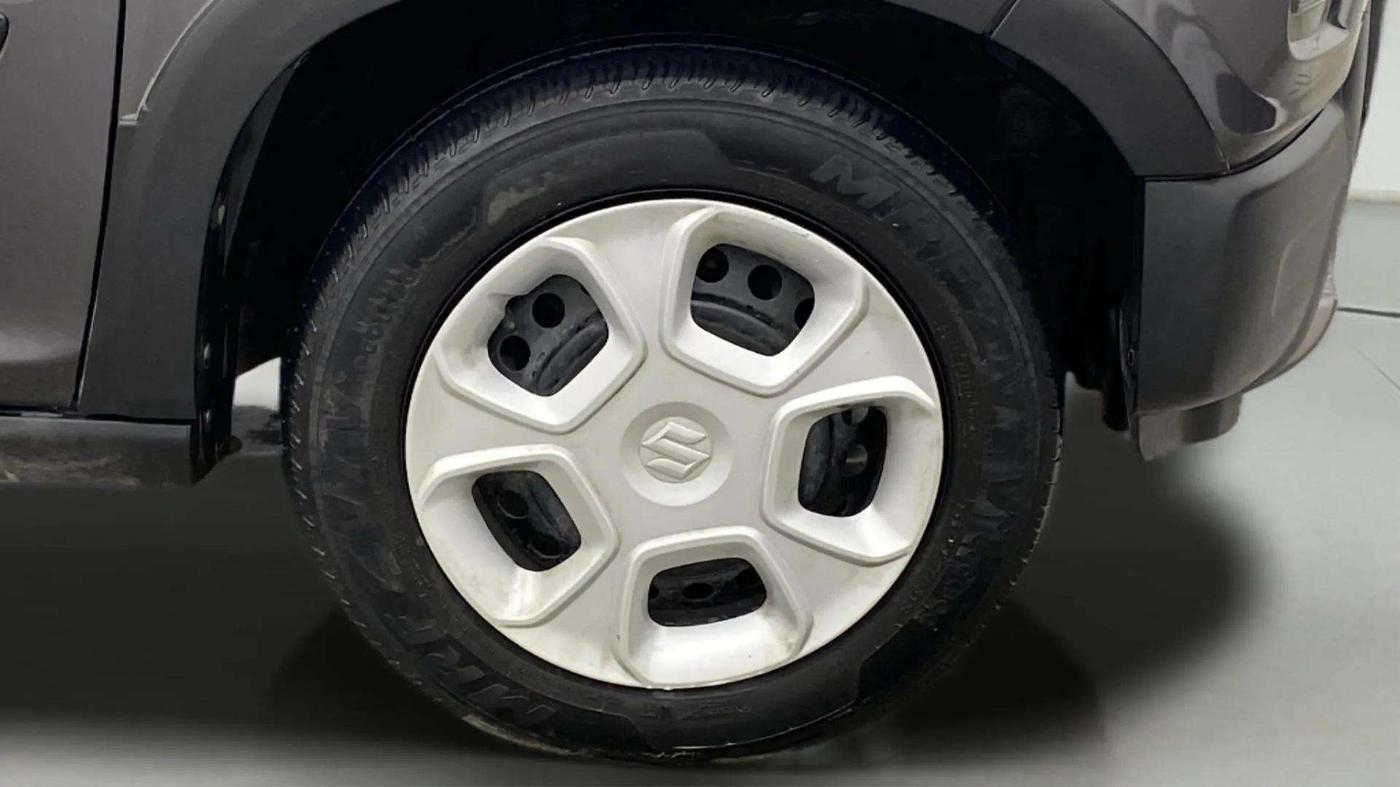 2022 Maruti S PRESSO VXI CNG, CNG, Manual, 34,117 km, Right Front Wheel