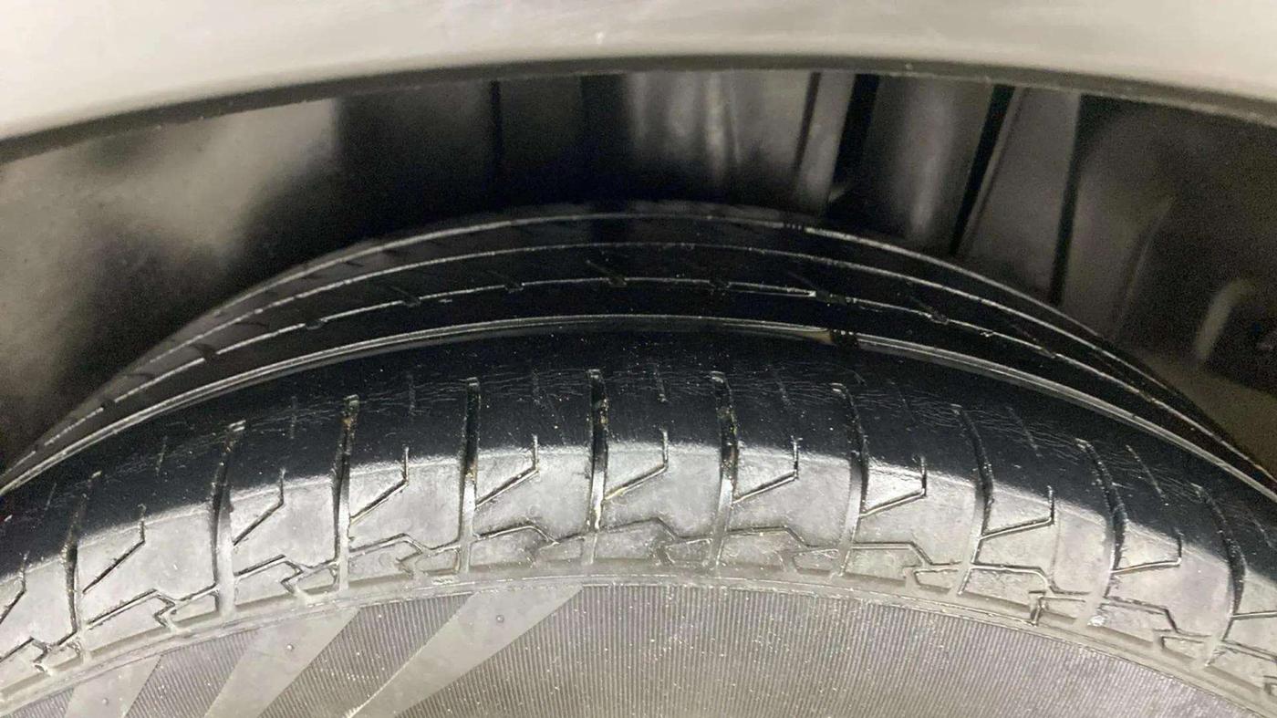 2021 Maruti S Cross ALPHA AT1.5, Petrol, Automatic, 50,425 km, Left Rear Tyre Tread