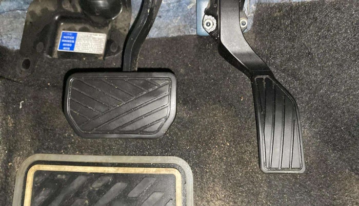 2021 Maruti S Cross ALPHA AT1.5, Petrol, Automatic, 50,258 km, Pedals
