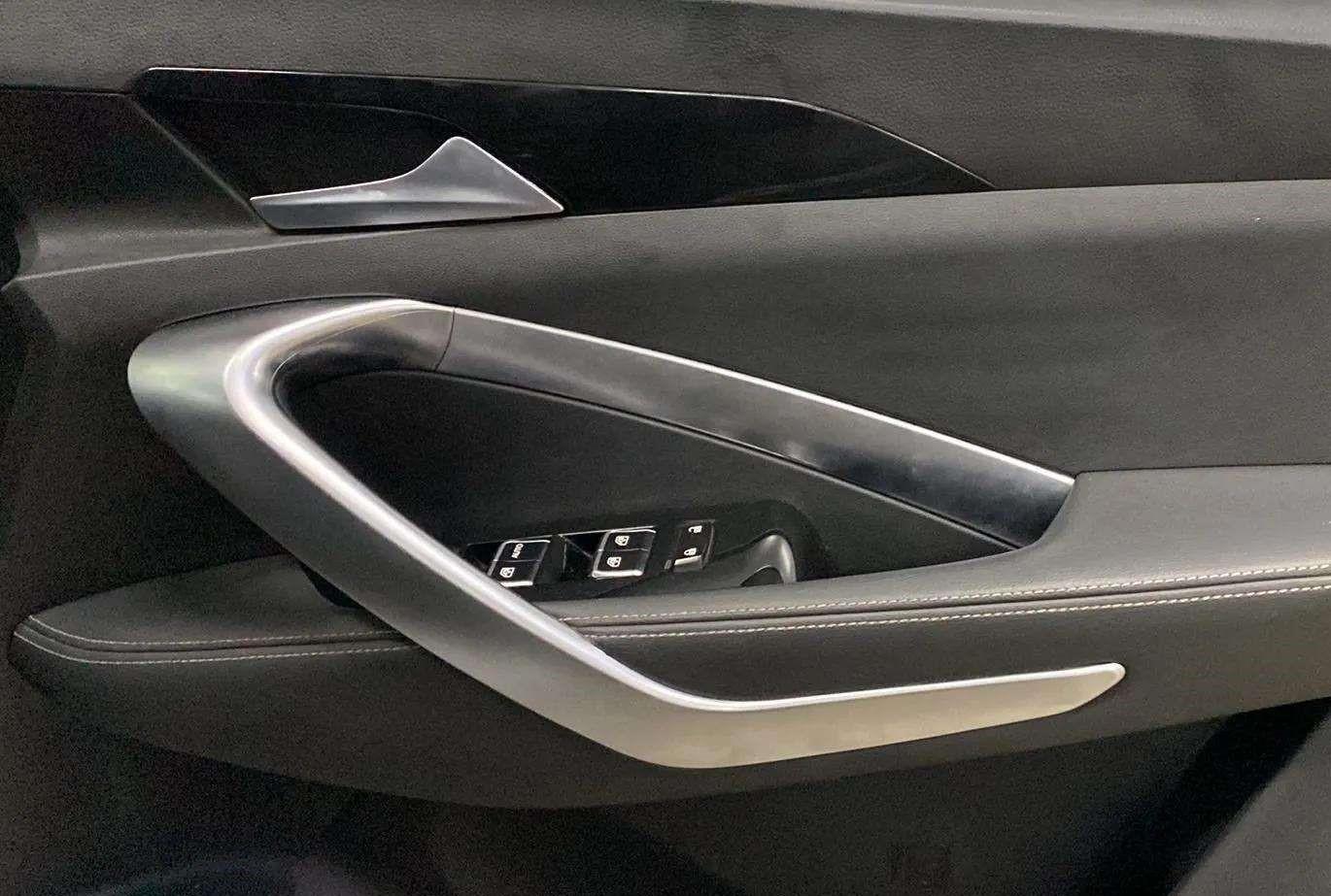 2019 MG HECTOR SHARP 1.5 DCT PETROL, Petrol, Automatic, 28,077 km, Driver Side Door Panels Control