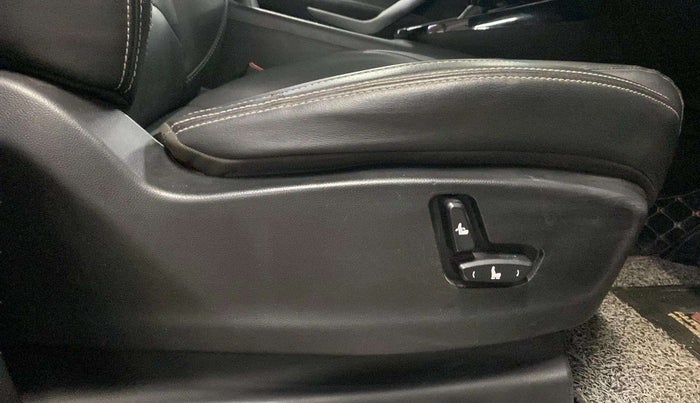 2019 MG HECTOR SHARP 1.5 DCT PETROL, Petrol, Automatic, 28,030 km, Driver Side Adjustment Panel