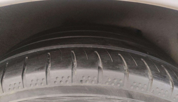 2016 Mercedes Benz E Class E 250 CDI Avantgarde, Diesel, Automatic, 1,03,685 km, Left Front Tyre Tread