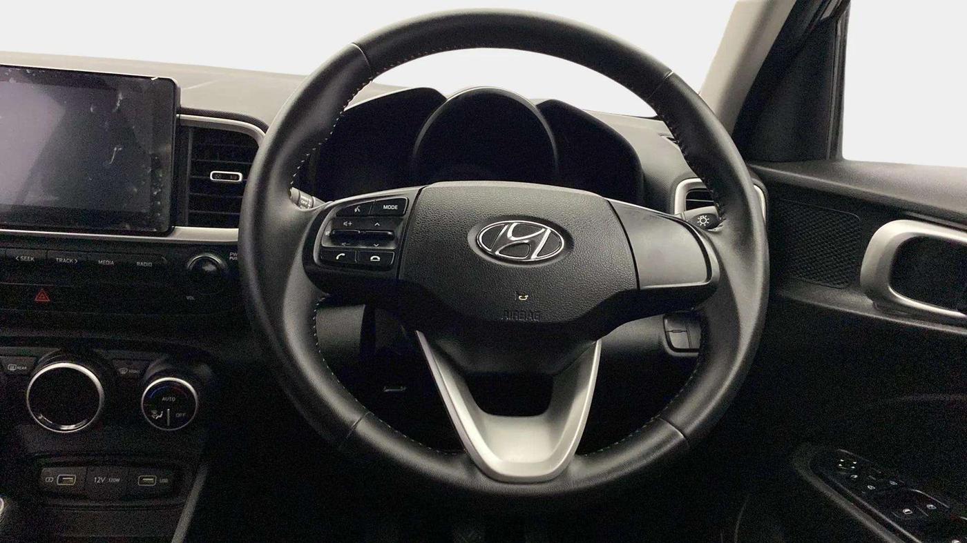 2022 Hyundai VENUE S+ 1.2, Petrol, Manual, 24,574 km, Steering Wheel Close Up