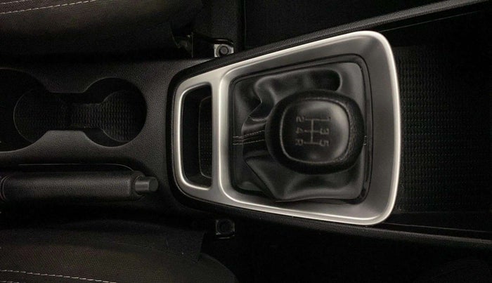 2022 Hyundai VENUE S+ 1.2, Petrol, Manual, 24,574 km, Gear Lever
