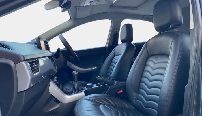 2022 Tata NEXON XM PLUS SUNROOF PETROL, Petrol, Manual, 24,251 km, Right Side Front Door Cabin