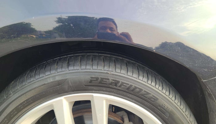 2017 Volvo S60 Momentum D4, Diesel, Automatic, 94,280 km, Left Rear Tyre Tread