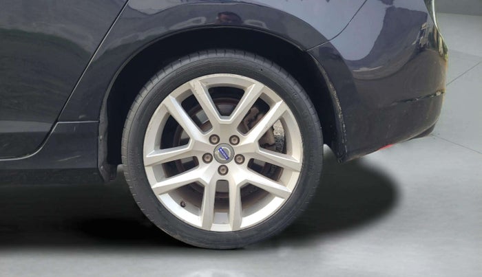 2017 Volvo S60 Momentum D4, Diesel, Automatic, 94,280 km, Left Rear Wheel