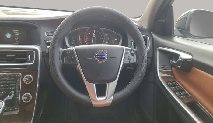 2017 Volvo S60 Momentum D4, Diesel, Automatic, 94,280 km, Steering Wheel Close Up