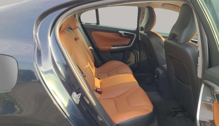 2017 Volvo S60 Momentum D4, Diesel, Automatic, 94,280 km, Right Side Rear Door Cabin