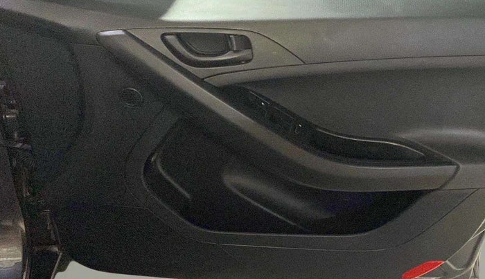 2024 Tata NEXON SMART PLUS S 1.2 REVOTRON, Petrol, Manual, 9,236 km, Driver Side Door Panels Control