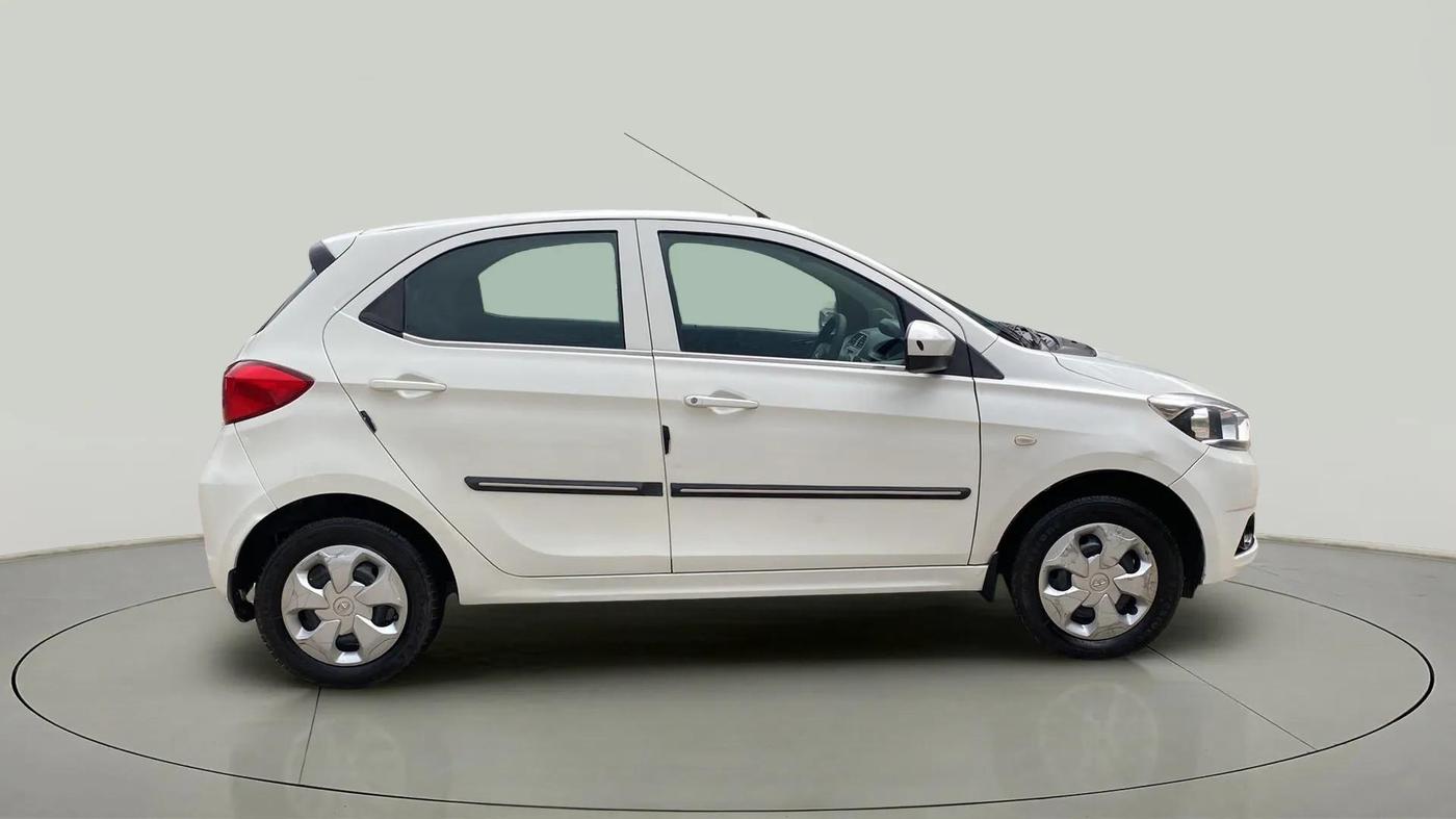 2018 Tata Tiago XT PETROL, Petrol, Manual, 88,800 km, Right Side View