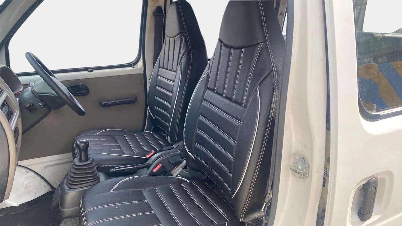 2014 Maruti Eeco 7 STR, CNG, Manual, 89,441 km, Right Side Front Door Cabin