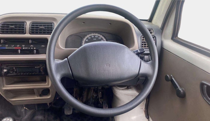 2014 Maruti Eeco 7 STR, CNG, Manual, 89,441 km, Steering Wheel Close Up