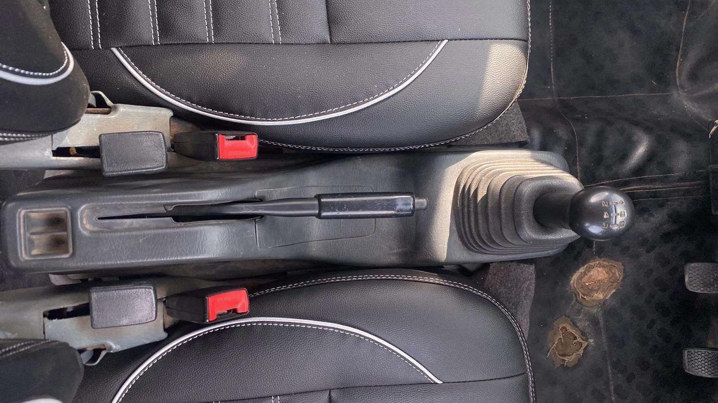 2014 Maruti Eeco 7 STR, CNG, Manual, 89,441 km, Gear Lever
