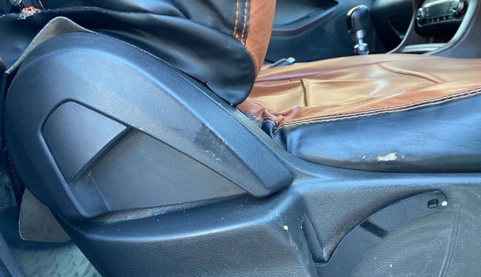 2019 Ford FREESTYLE TITANIUM 1.5 DIESEL, Diesel, Manual, 1,26,219 km, Driver Side Adjustment Panel