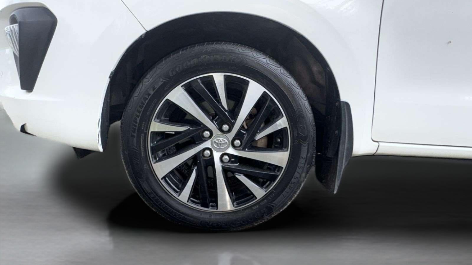 car-replace-bg-dd2a0a56-85af-47a4-843f-0260a056cc63