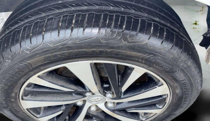 2021 Toyota Innova Crysta 2.4 ZX AT 7 STR, Diesel, Automatic, 1,06,004 km, Right Rear Tyre Tread