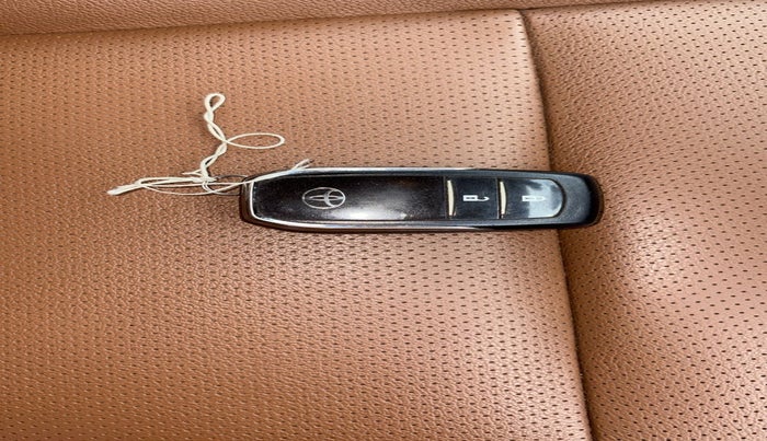 2021 Toyota Innova Crysta 2.4 ZX AT 7 STR, Diesel, Automatic, 1,06,004 km, Key Close Up