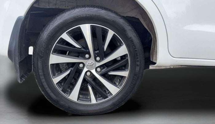 2021 Toyota Innova Crysta 2.4 ZX AT 7 STR, Diesel, Automatic, 1,06,004 km, Right Rear Wheel