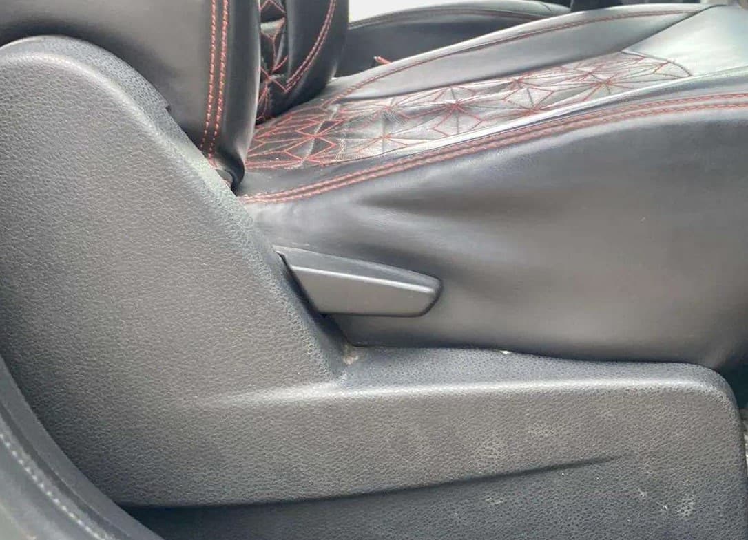 2021 Renault Duster RXS 1.5 PETROL MT, Petrol, Manual, 80,165 km, Driver Side Adjustment Panel