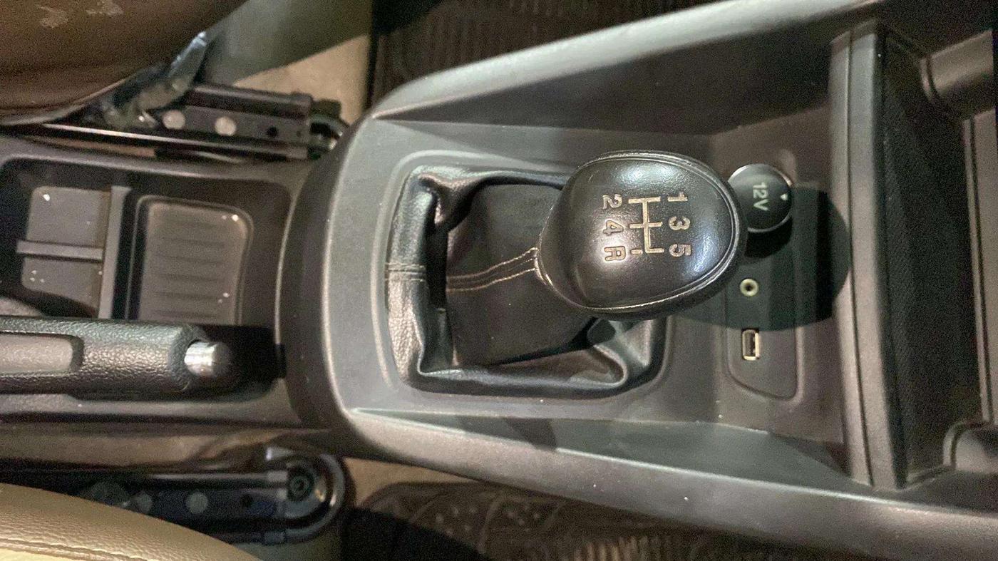 2020 Ford Figo Aspire TITANIUM 1.2 PETROL, Petrol, Manual, 30,690 km, Gear Lever