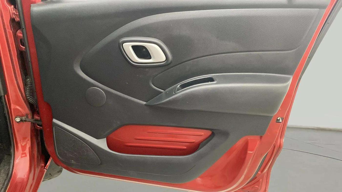 2018 Datsun Redi Go T(O) 1.0 AMT, Petrol, Automatic, 16,938 km, Driver Side Door Panels Control