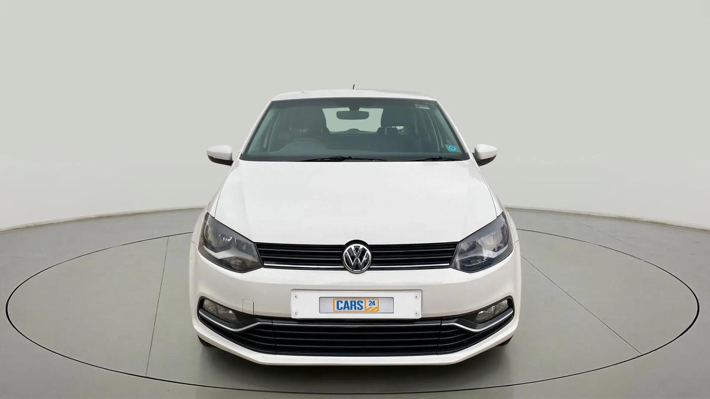 2017 Volkswagen Polo HIGHLINE1.2L, Petrol, Manual, 1,02,951 km, Front