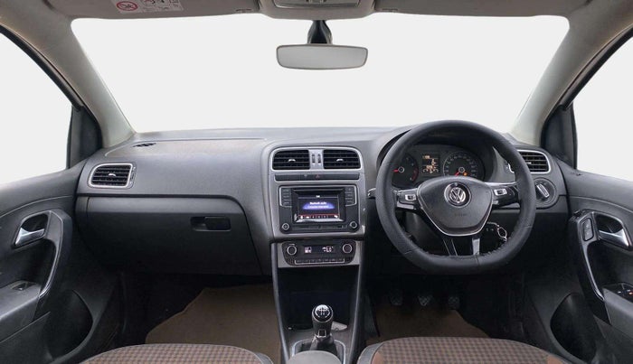 2017 Volkswagen Polo HIGHLINE1.2L, Petrol, Manual, 1,02,951 km, Dashboard
