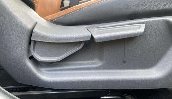 2020 Hyundai GRAND I10 NIOS ASTA AMT 1.2 KAPPA VTVT, Petrol, Automatic, 39,517 km, Driver Side Adjustment Panel