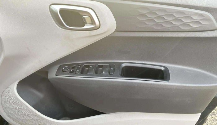 2020 Hyundai GRAND I10 NIOS ASTA AMT 1.2 KAPPA VTVT, Petrol, Automatic, 39,517 km, Driver Side Door Panels Control