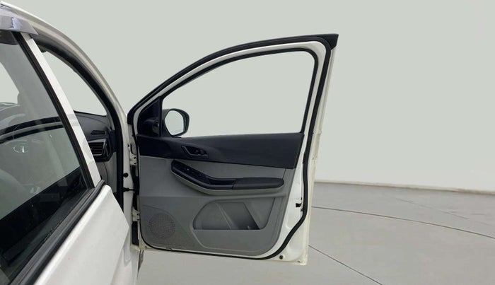 2023 Tata Tiago XT (O) PETROL, CNG, Manual, 61,907 km, RHS Front Door