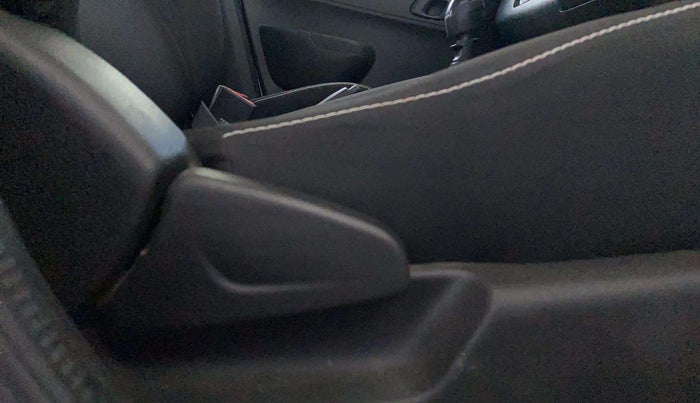 2020 Renault Kwid RXL, Petrol, Manual, 35,052 km, Driver Side Adjustment Panel