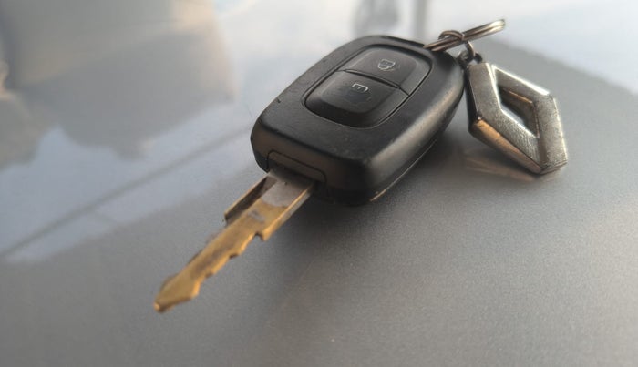 2020 Renault Kwid RXL, Petrol, Manual, 35,052 km, Key Close Up