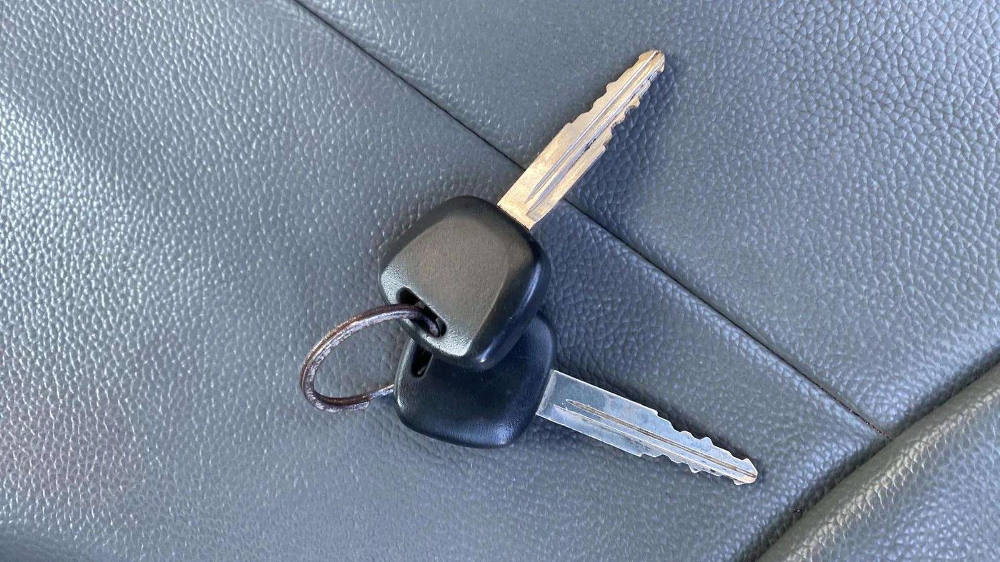 2021 Maruti Eeco 5 STR WITH A/C+HTR, Petrol, Manual, 23,415 km, Key Close Up