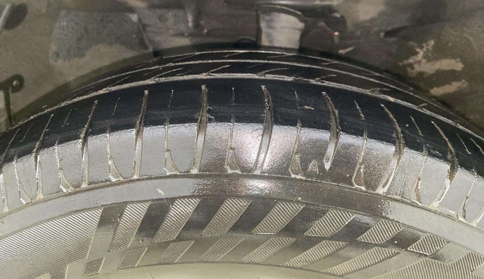 2013 Nissan Sunny XL DIESEL, Diesel, Manual, 1,03,661 km, Left Front Tyre Tread