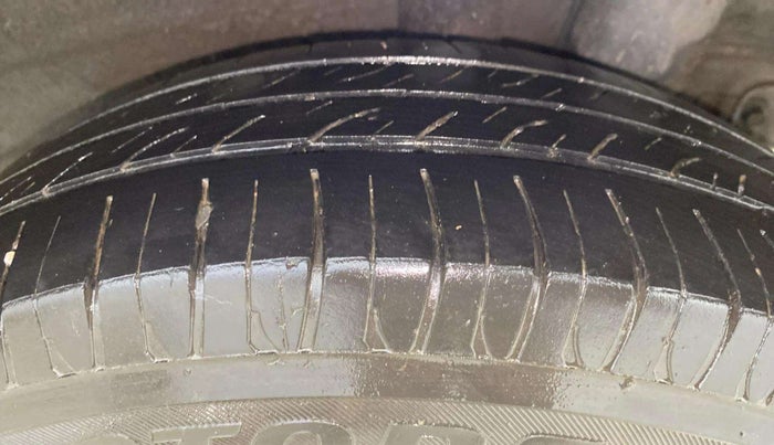 2015 Hyundai Grand i10 ASTA AT 1.2 KAPPA VTVT, Petrol, Automatic, 94,900 km, Left Rear Tyre Tread