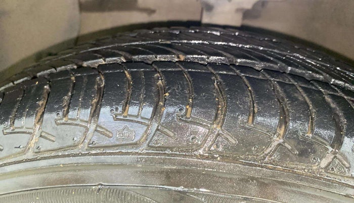 2015 Hyundai Grand i10 ASTA AT 1.2 KAPPA VTVT, Petrol, Automatic, 94,900 km, Left Front Tyre Tread