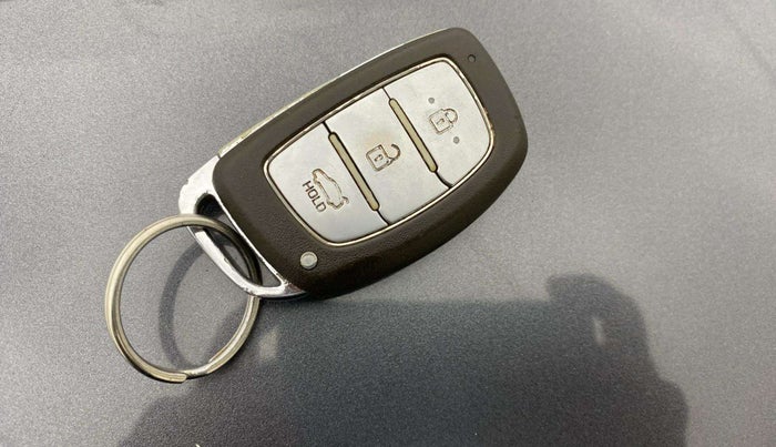 2015 Hyundai Grand i10 ASTA AT 1.2 KAPPA VTVT, Petrol, Automatic, 94,900 km, Key Close Up