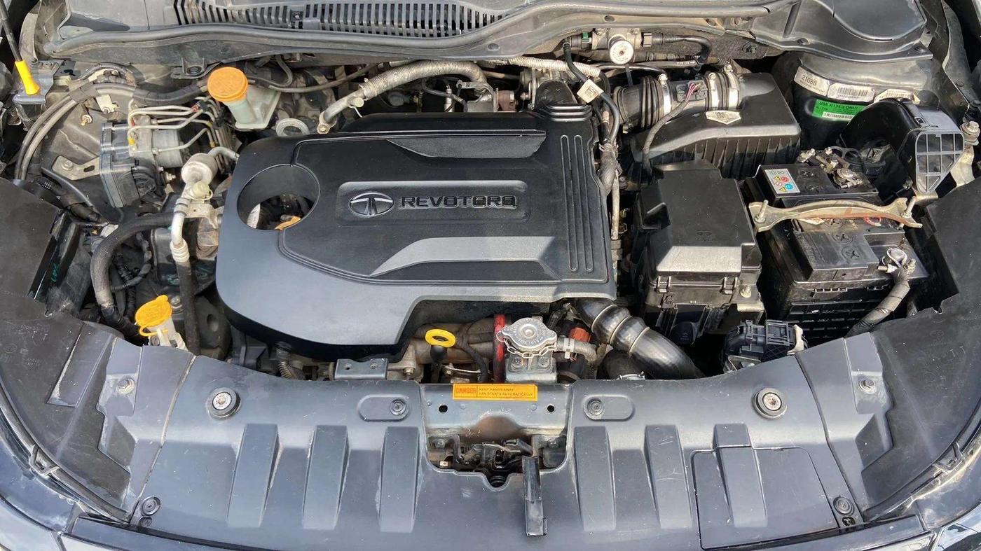 2020 Tata ALTROZ XZ DIESEL, Diesel, Manual, 1,03,913 km, Open Bonet