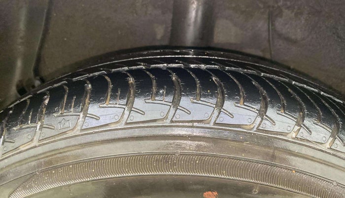 2021 Hyundai AURA S 1.2 CNG, CNG, Manual, 82,837 km, Right Rear Tyre Tread