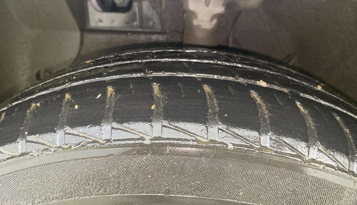 2021 Hyundai AURA S 1.2 CNG, CNG, Manual, 82,837 km, Left Front Tyre Tread