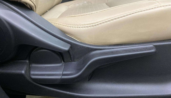 2022 Honda Amaze 1.2L I-VTEC VX CVT, Petrol, Automatic, 27,023 km, Driver Side Adjustment Panel