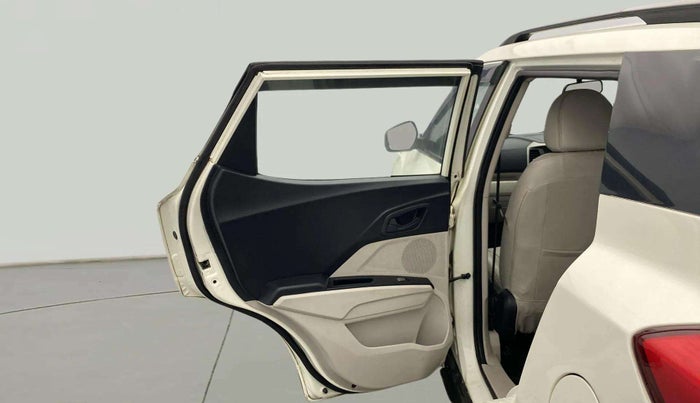 2020 Mahindra XUV300 W6 1.5 DIESEL AMT, Diesel, Automatic, 54,643 km, LHS Rear Door