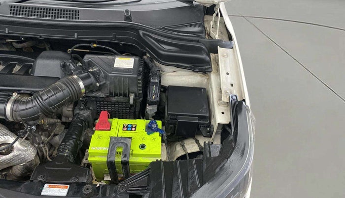 2020 Mahindra XUV300 W6 1.5 DIESEL AMT, Diesel, Automatic, 54,643 km, Engine View - Left
