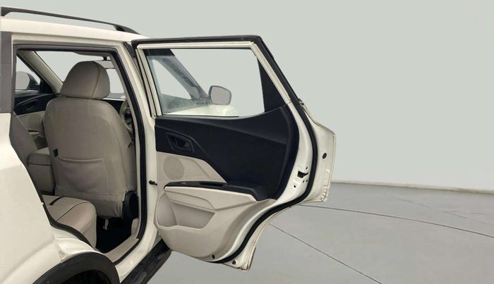 2020 Mahindra XUV300 W6 1.5 DIESEL AMT, Diesel, Automatic, 54,643 km, RHS Rear Door