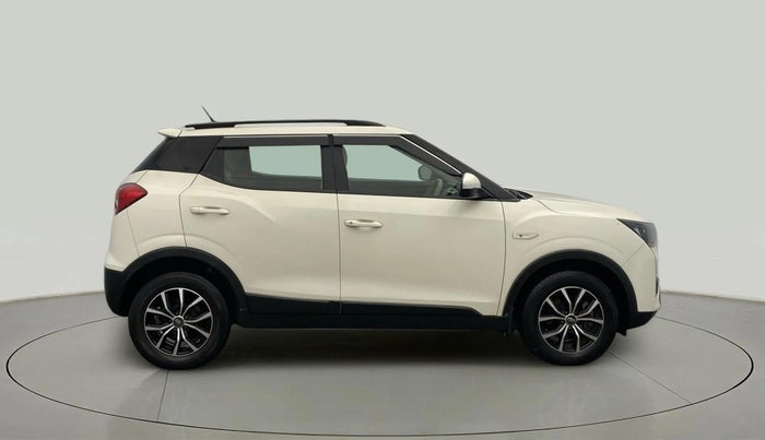 2020 Mahindra XUV300 W6 1.5 DIESEL AMT, Diesel, Automatic, 54,643 km, Right Side View