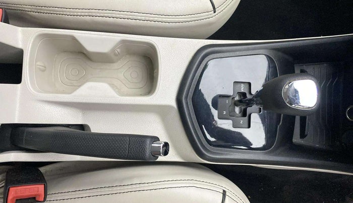 2020 Mahindra XUV300 W6 1.5 DIESEL AMT, Diesel, Automatic, 54,643 km, Gear Lever
