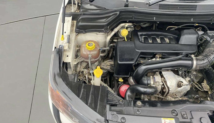2020 Mahindra XUV300 W6 1.5 DIESEL AMT, Diesel, Automatic, 54,643 km, Engine View - Right