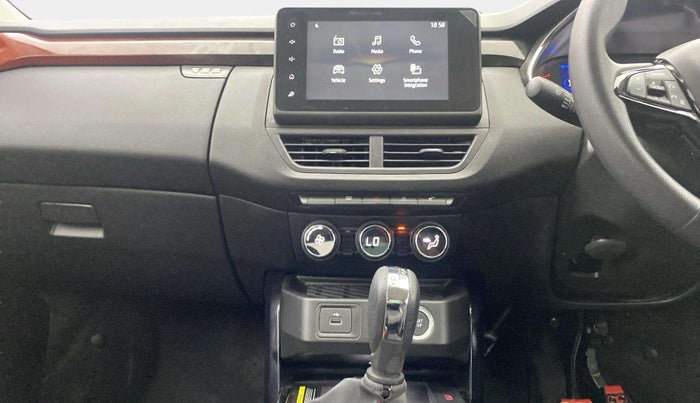 2023 Renault Kiger RXZ AMT DUAL TONE, Petrol, Automatic, 2,341 km, Air Conditioner