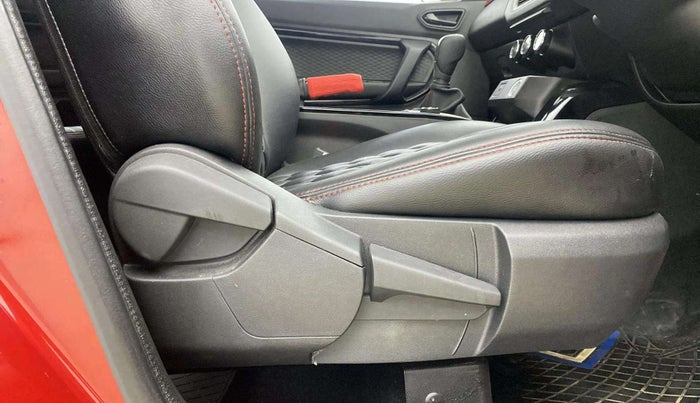 2023 Renault Kiger RXZ AMT DUAL TONE, Petrol, Automatic, 2,341 km, Driver Side Adjustment Panel